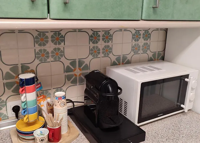 Room Private Bathroom In Shared Apartment 50M From Gibraltar