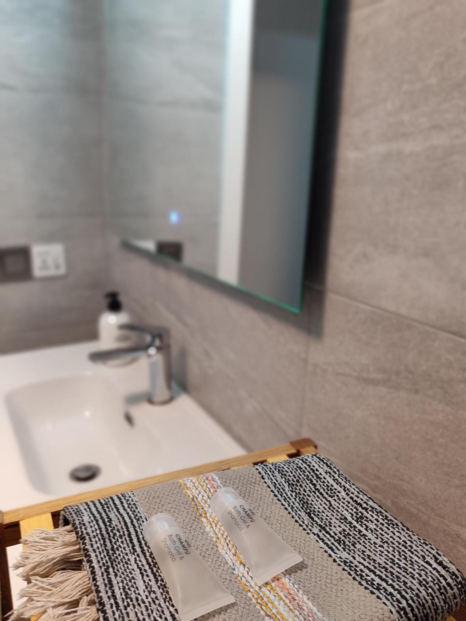Private Bathroom In Shared 50m From Gibraltar