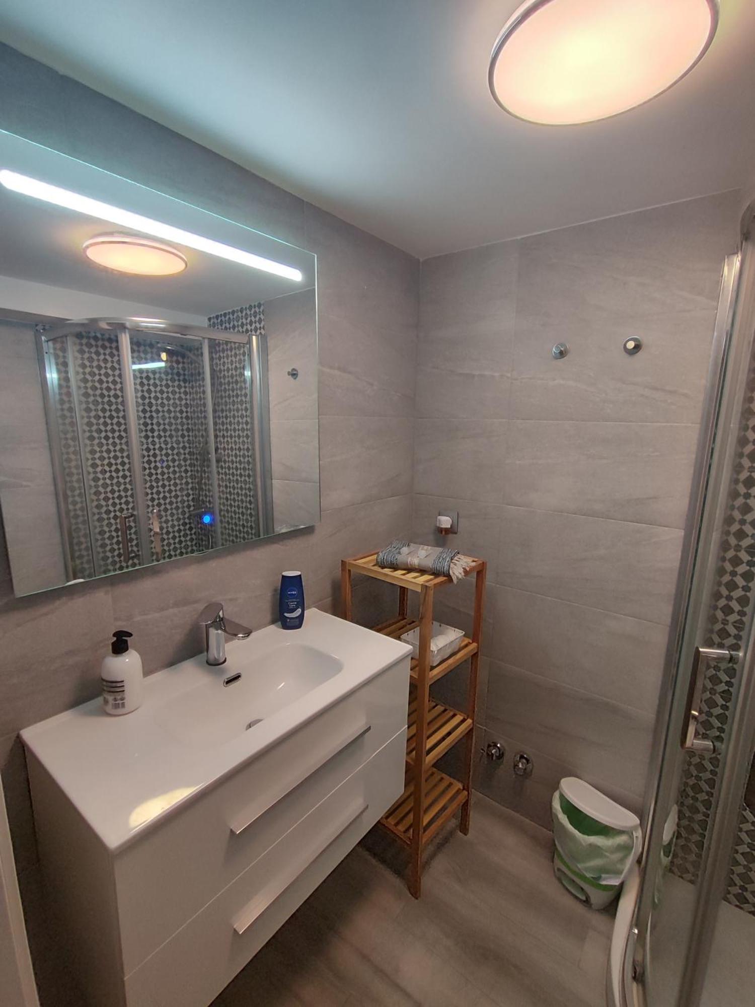 Private Bathroom In Shared 50m From Gibraltar Privatunterkunft